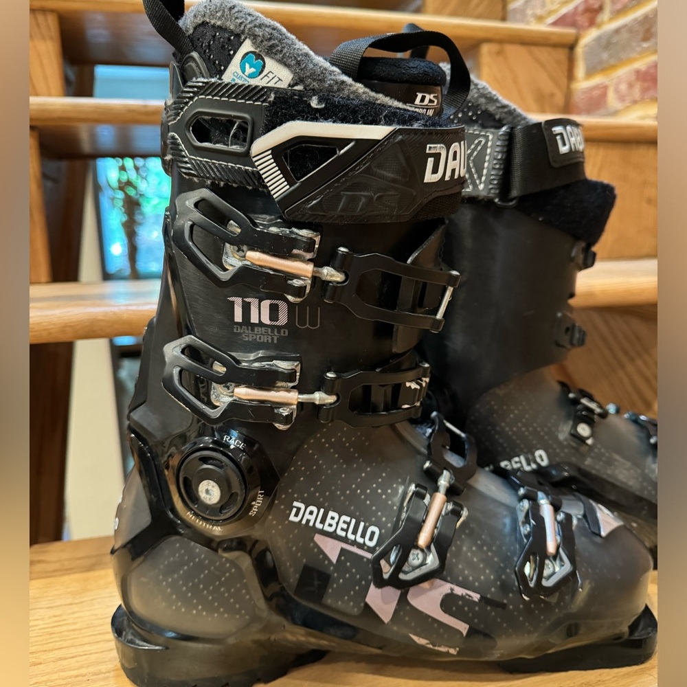 Dalbello DS 110 Women’s Ski Boot Size 27.5 (2020)